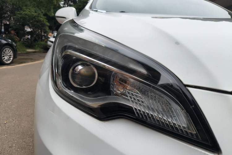 Used Buick Envision 2016 20T Two-Wheel Drive Leading Version Right Front Headlight