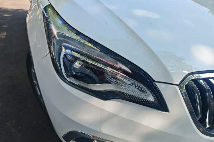 Used Buick Envision 2016 20T Two-Wheel-Drive Elite Model Right Front Headlight