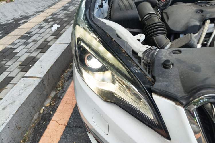 Used Buick Envision 2016 28T Four-Wheel Drive Elite Version Right Front Headlight