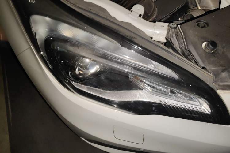 Used Buick Envision 2016 28T Four-Wheel Drive Luxury Model Right Front Headlight