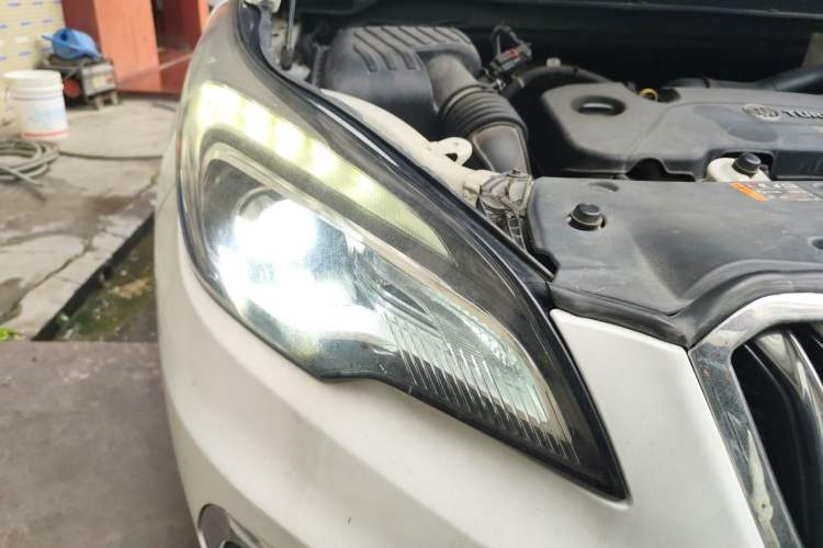 Used Buick Envision 2016 20T Two-Wheel Drive Leading Version Right Front Headlight