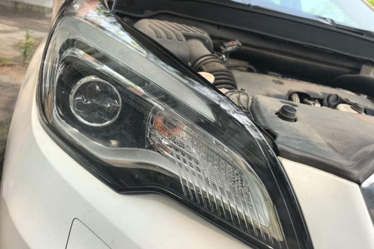 Used Buick Envision 2016 28T Four-Wheel Drive Luxury Model Right Front Headlight