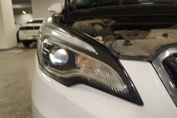 Used Buick Envision 2016 20T Two-Wheel Drive Leading Version Right Front Headlight