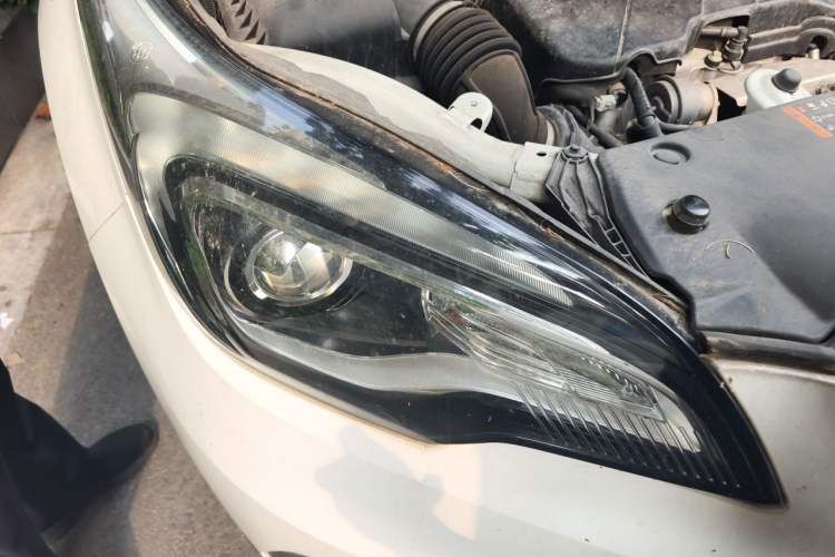 Used Buick Envision 2016 20T Two-Wheel-Drive Elite Model Right Front Headlight
