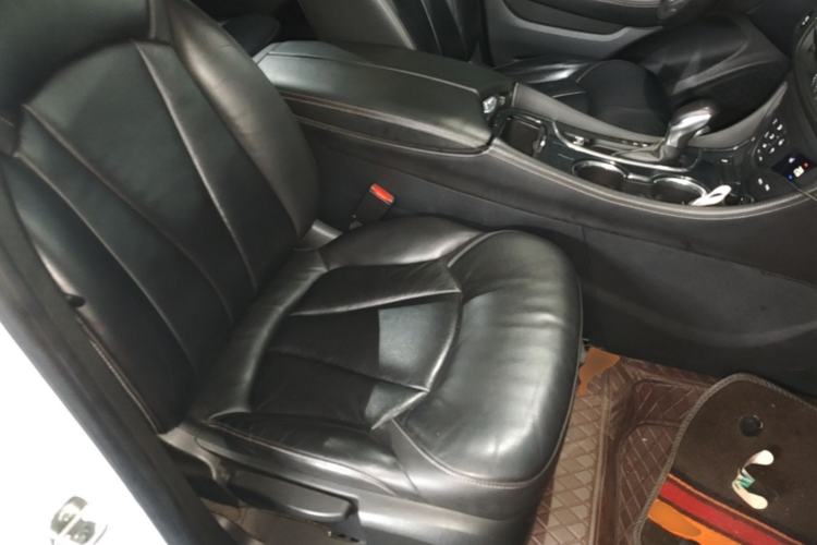 Used Buick Envision 2016 20T Two-Wheel-Drive Elite Model Right Front Seat