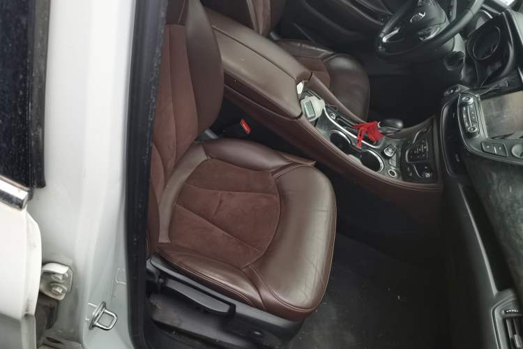 Used Buick Envision 2016 20T Two-Wheel-Drive Elite Model Right Front Seat