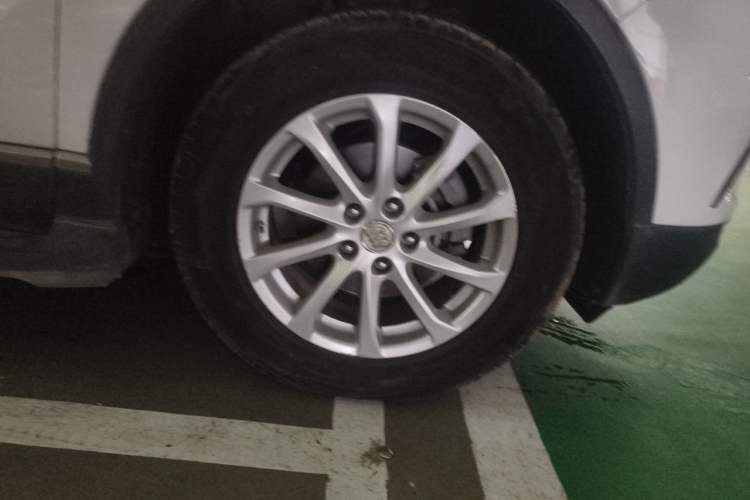 Used Buick Envision 2016 20T Two-Wheel Drive Leading Version Right Front Wheel Hub