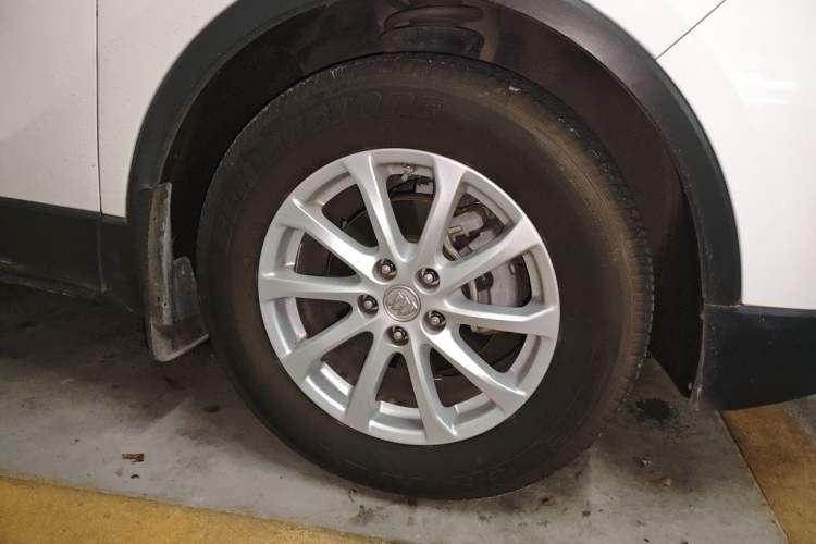 Used Buick Envision 2016 20T Two-Wheel Drive Leading Version Right Front Wheel Hub