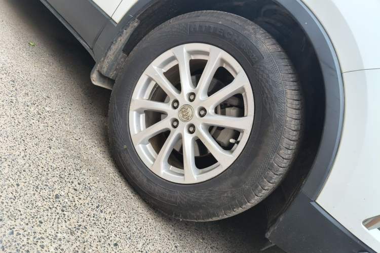 Used Buick Envision 2016 20T Two-Wheel Drive Leading Version Right Front Wheel Hub