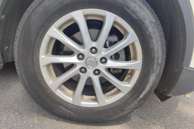 Used Buick Envision 2016 20T Two-Wheel-Drive Elite Model Right Front Wheel Hub