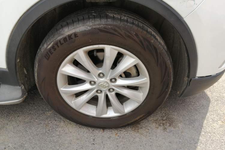 Used Buick Envision 2016 28T Four-Wheel Drive Elite Version Right Front Wheel Hub