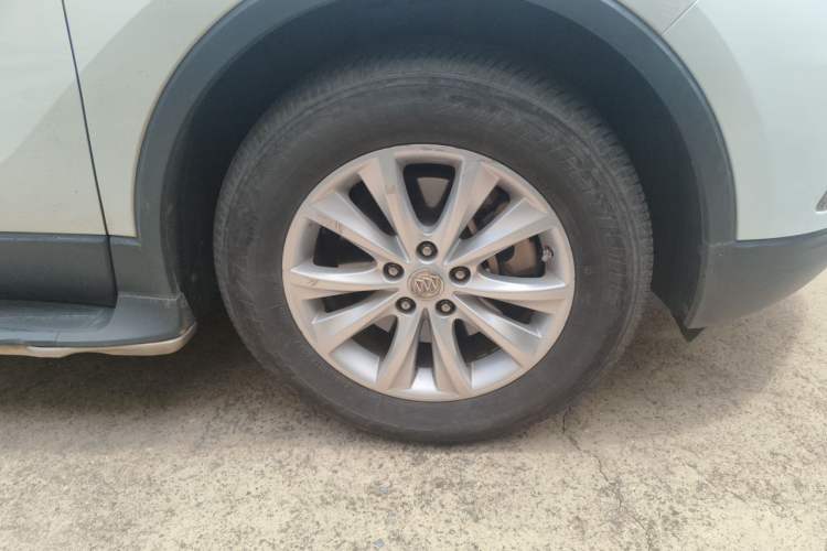 Used Buick Envision 2016 28T Four-Wheel Drive Elite Version Right Front Wheel Hub