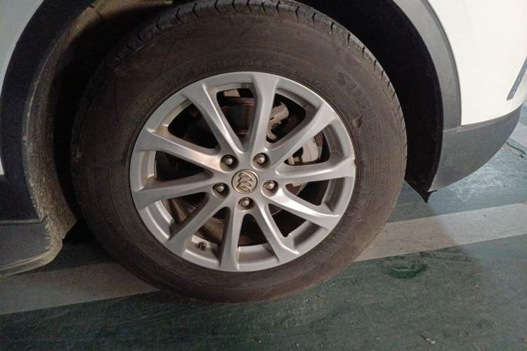 Used Buick Envision 2016 20T Two-Wheel-Drive Elite Model Right Front Wheel Hub