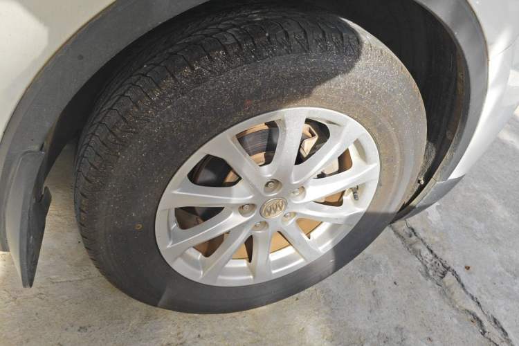 Used Buick Envision 2016 20T Two-Wheel-Drive Elite Model Right Front Wheel Hub