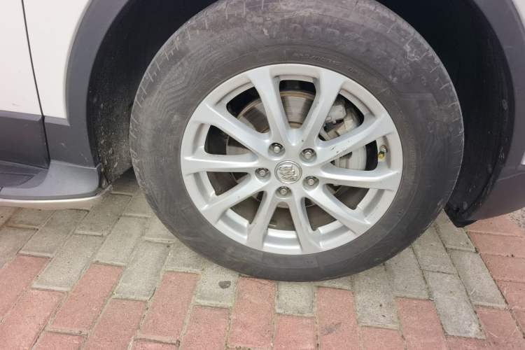 Used Buick Envision 2016 20T Two-Wheel-Drive Elite Model Right Front Wheel Hub