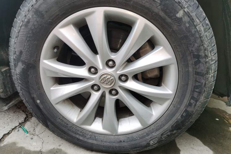 Used Buick Envision 2016 28T Four-Wheel Drive Elite Version Right Front Wheel Hub