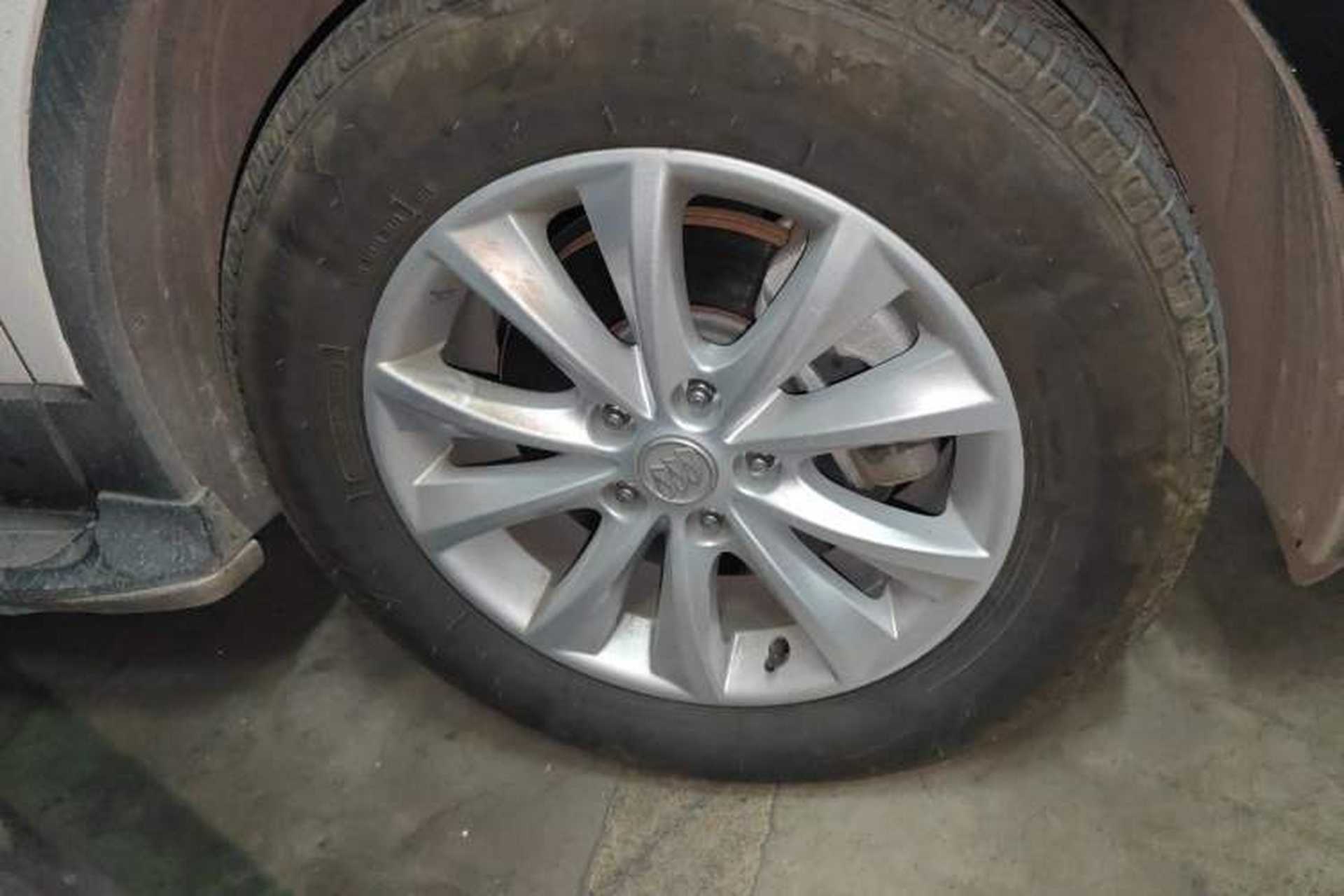 Used Buick Envision 2016 28T Four-Wheel Drive All-Terrain Flagship Edition Right Front Wheel Hub