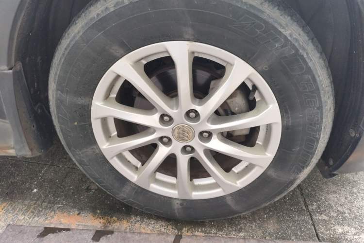 Used Buick Envision 2016 20T Two-Wheel Drive Leading Version Right Front Wheel Hub