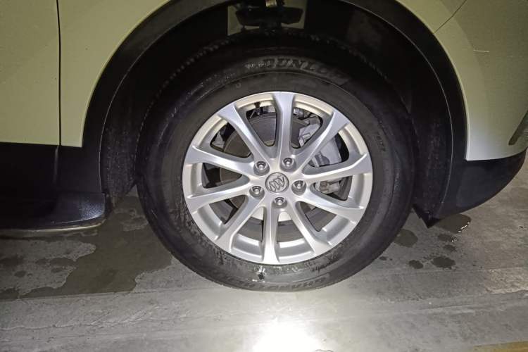 Used Buick Envision 2016 20T Two-Wheel-Drive Elite Model Right Front Wheel Hub