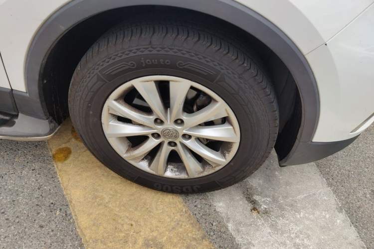 Used Buick Envision 2016 28T Four-Wheel Drive Elite Version Right Front Wheel Hub