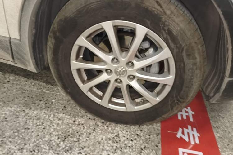 Used Buick Envision 2016 20T Two-Wheel Drive Leading Version Right Front Wheel Hub