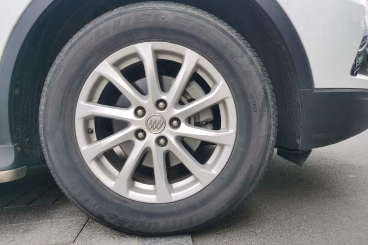 Used Buick Envision 2016 20T Four-Wheel Drive Luxury Model Right Front Wheel Hub