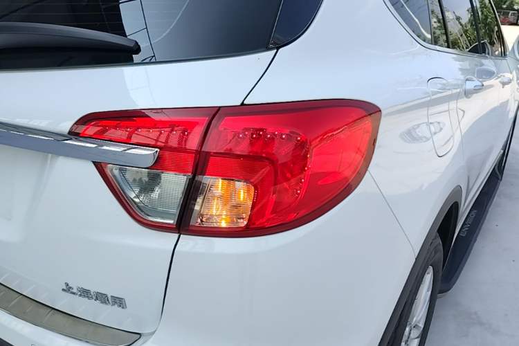 Used Buick Envision 2016 20T Two-Wheel-Drive Elite Model Right Rear Taillight