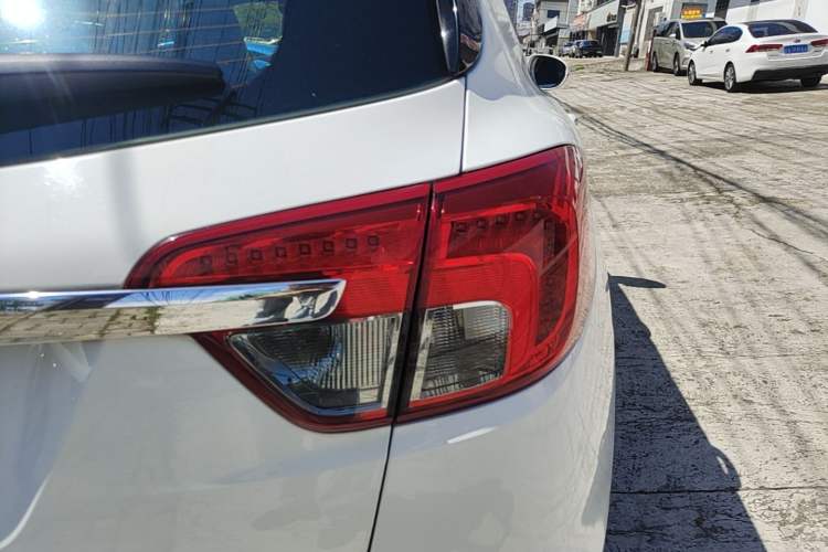 Used Buick Envision 2016 20T Two-Wheel-Drive Elite Model Right Rear Taillight