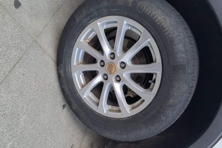 Used Buick Envision 2016 20T Two-Wheel-Drive Elite Model Right Rear Wheel Hub