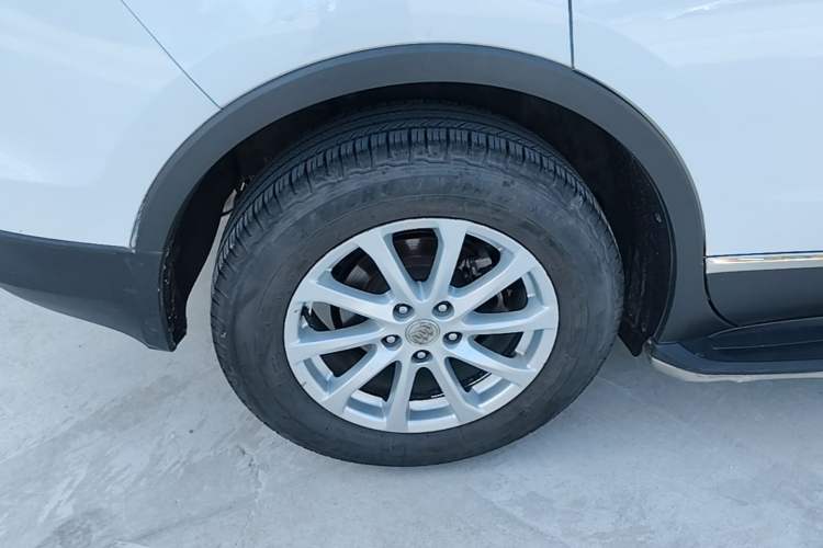 Used Buick Envision 2016 20T Two-Wheel-Drive Elite Model Right Rear Wheel Hub