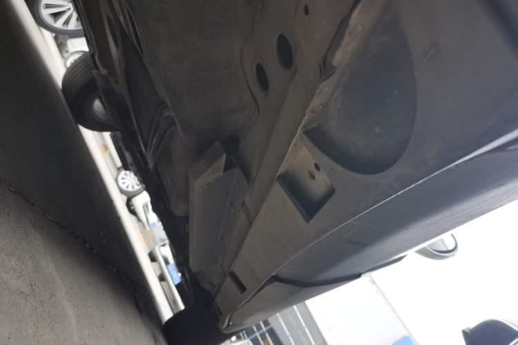 Used Buick Envision 2016 20T Two-Wheel-Drive Elite Model Right Side Sill