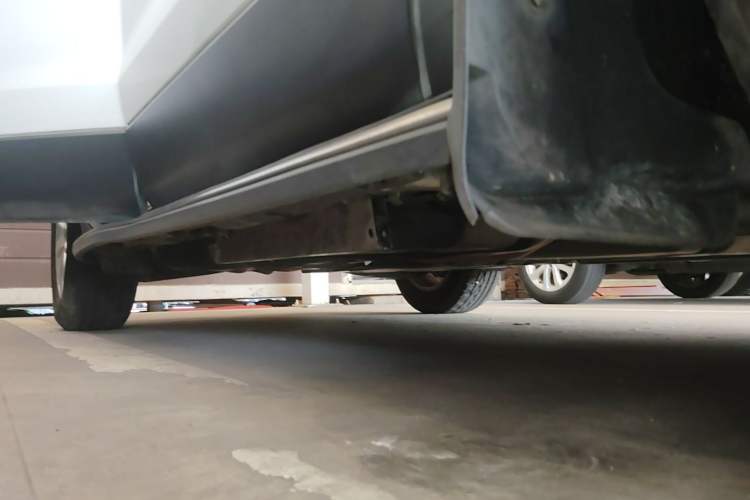 Used Buick Envision 2016 28T Four-Wheel Drive Luxury Model Right Side Sill