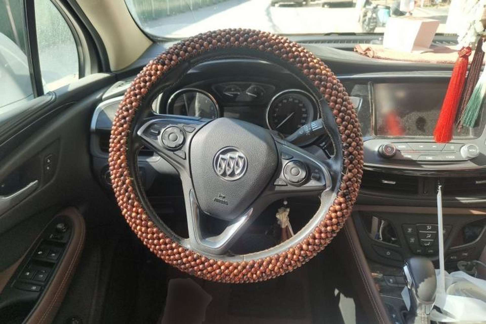 Used Buick Envision 2016 28T Four-Wheel Drive Luxury Model Steering Wheel