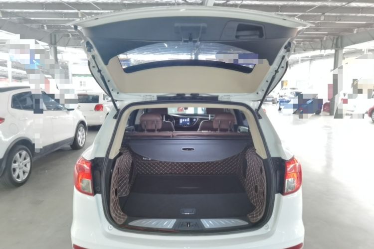 Used Buick Envision 2016 20T Two-Wheel-Drive Elite Model Trunk