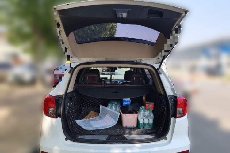 Used Buick Envision 2016 20T Two-Wheel-Drive Elite Model Trunk