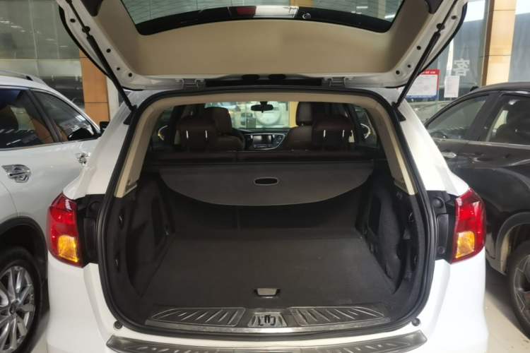 Used Buick Envision 2016 20T Two-Wheel-Drive Elite Model Trunk