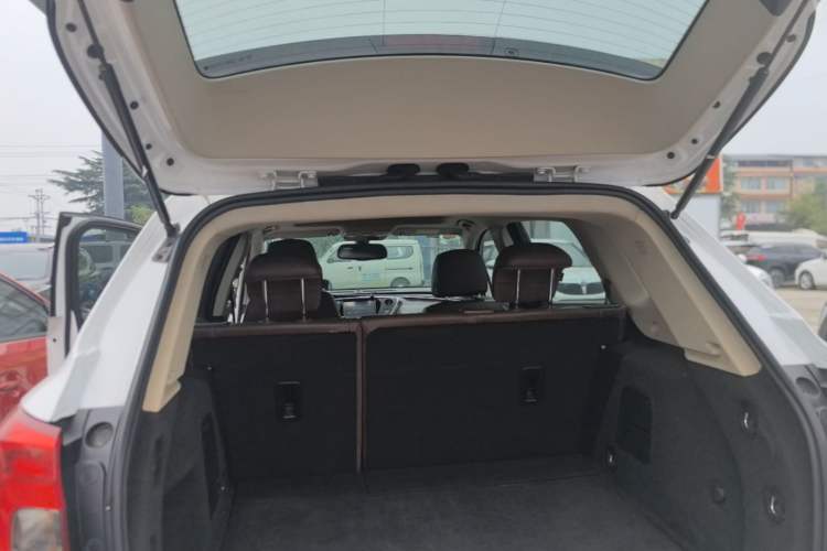 Used Buick Envision 2016 20T Two-Wheel-Drive Elite Model Trunk