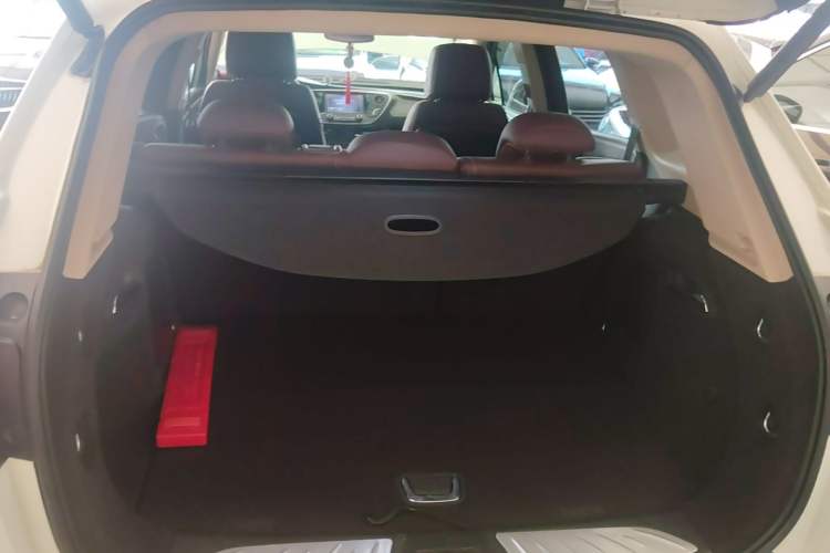Used Buick Envision 2016 28T Four-Wheel Drive Luxury Model Trunk