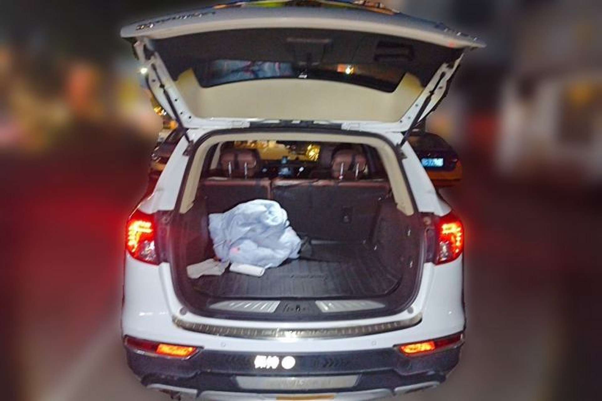 Used Buick Envision 2016 20T Two-Wheel-Drive Elite Model Trunk