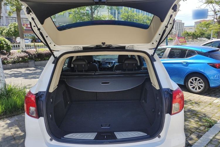 Used Buick Envision 2016 20T Two-Wheel-Drive Elite Model Trunk