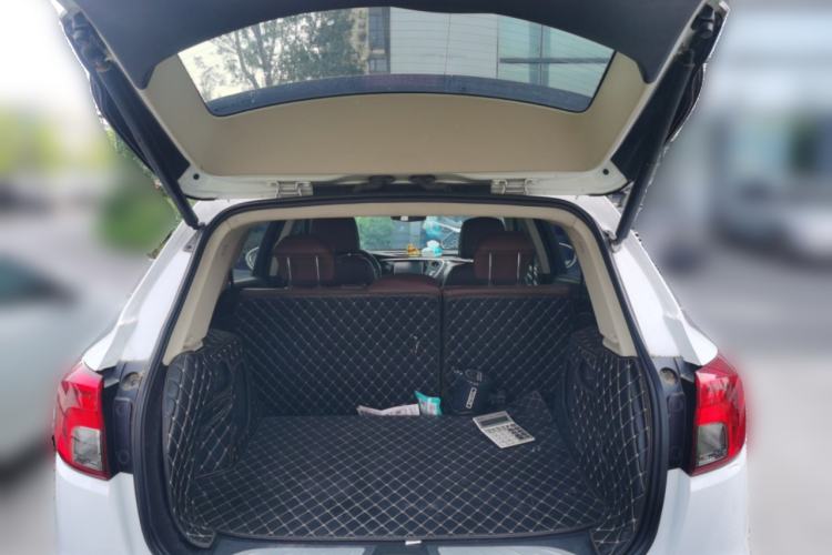 Used Buick Envision 2016 20T Four-Wheel Drive Luxury Model Trunk
