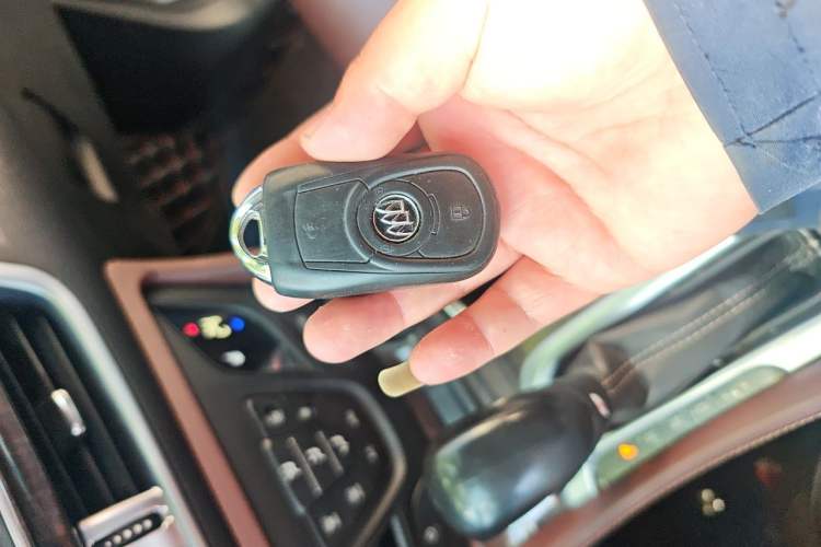 Used Buick Envision 2016 20T Two-Wheel-Drive Elite Model Vehicle Key