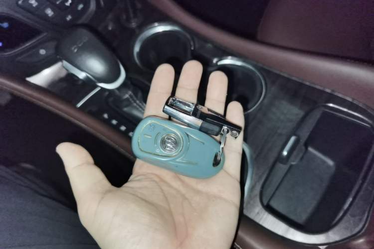 Used Buick Envision 2016 20T Two-Wheel-Drive Elite Model Vehicle Key