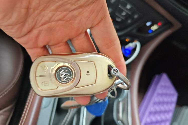 Used Buick Envision 2016 20T Two-Wheel-Drive Elite Model Vehicle Key