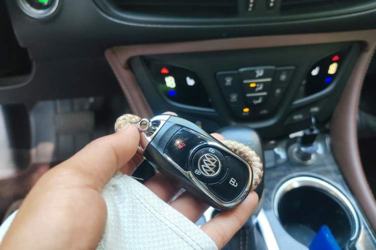 Used Buick Envision 2016 20T Two-Wheel-Drive Elite Model Vehicle Key