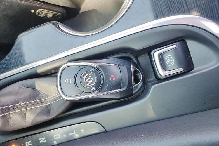Used Buick Envision 2016 20T Two-Wheel-Drive Elite Model Vehicle Key
