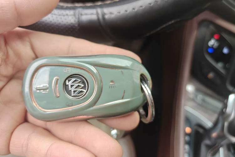 Used Buick Envision 2016 20T Two-Wheel-Drive Elite Model Vehicle Key