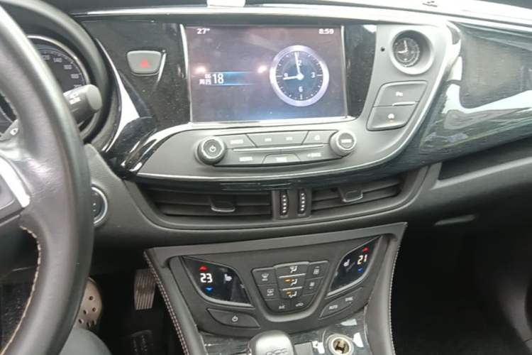 Used Buick Envision 2016 20T Two-Wheel-Drive Elite Model Audio And AC Panel