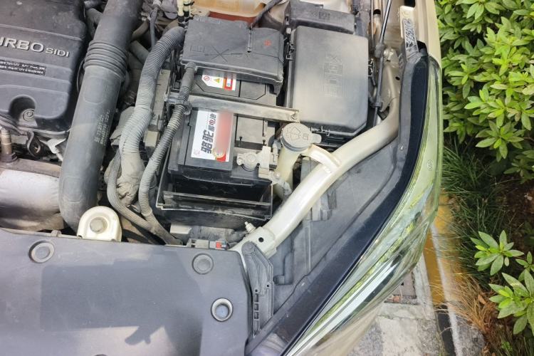 Used Buick Envision 2016 20T Two-Wheel Drive Leading Version Engine Bay Left