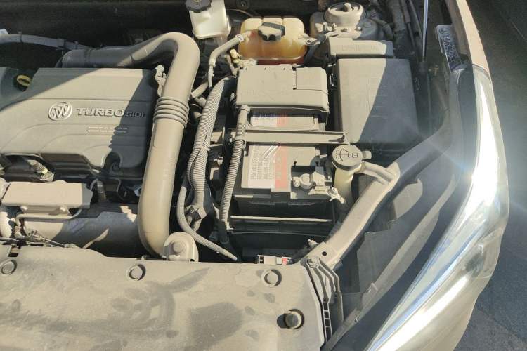 Used Buick Envision 2016 20T Two-Wheel-Drive Elite Model Engine Bay Left